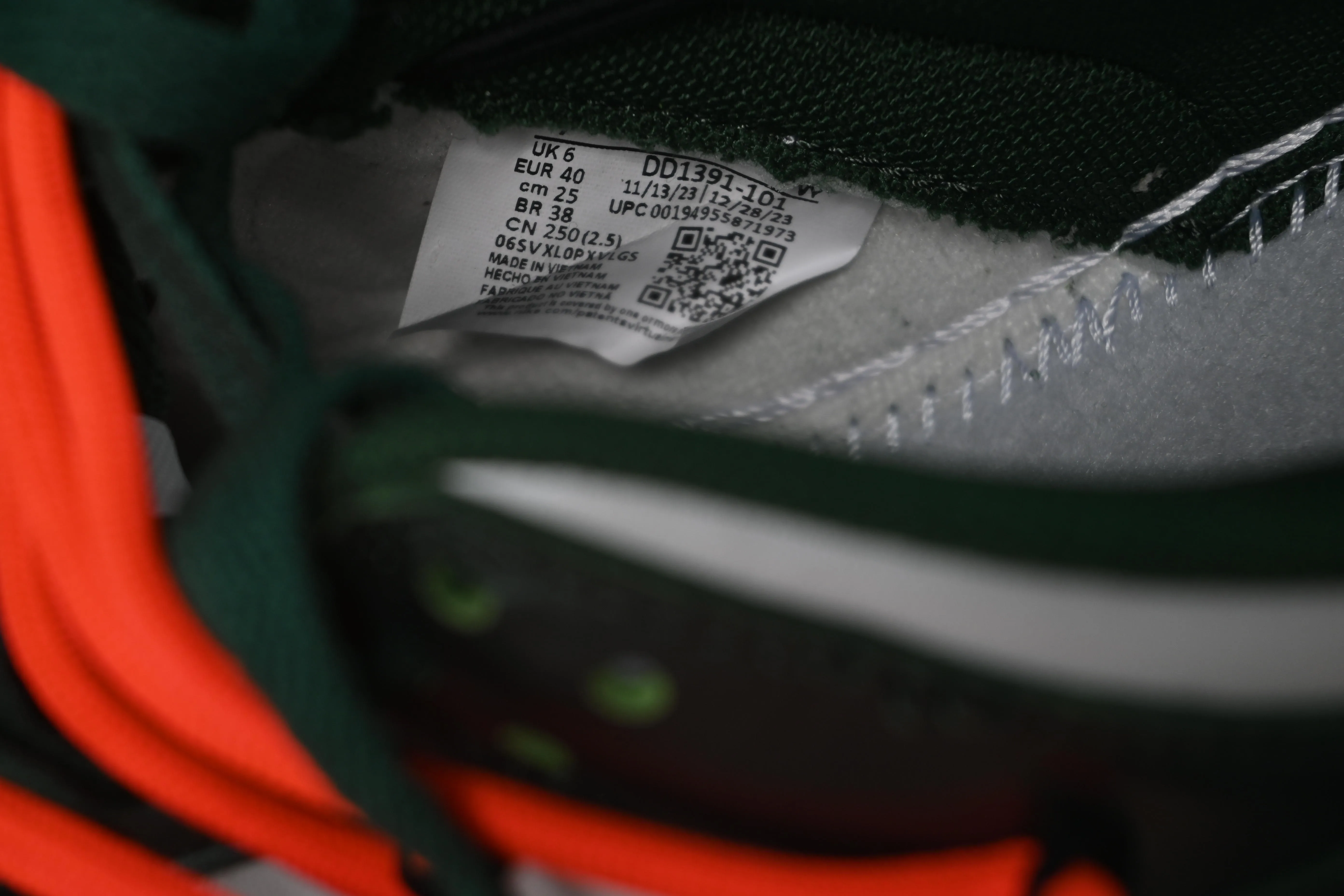All Categories Nk SB Dunk Series Nk SB Dunk Low Low-top sneakers Nike SB Dunk Low Laser Green Straps Low-top casual sneakers DD1391-101